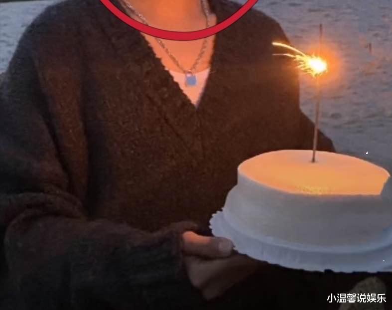 肖战|肖战29岁生日会开始！现场吹蜡烛，闭着眼睛许愿画面好美