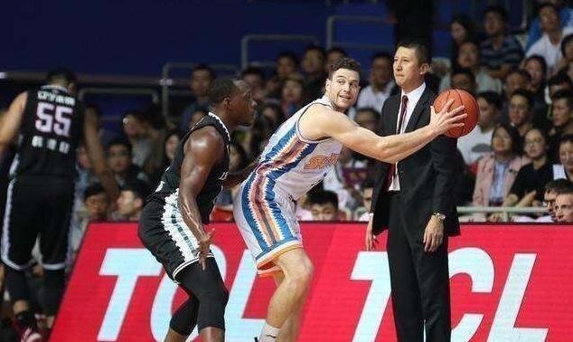 「辽宁男篮」官宣!CBA传奇外援正式离队 辽宁男篮签下他能重返巅峰