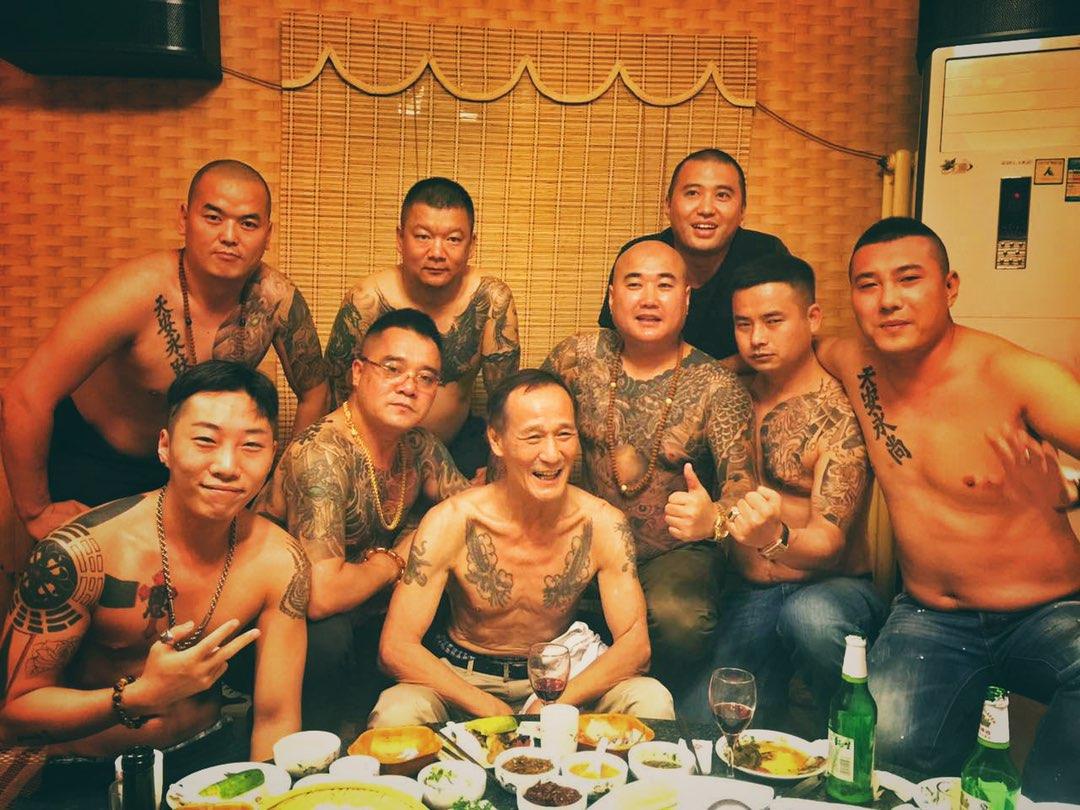 最滑稽一幕:游恩杰去找陈惠敏谈判,陈惠敏报警称被黑帮人士骚扰