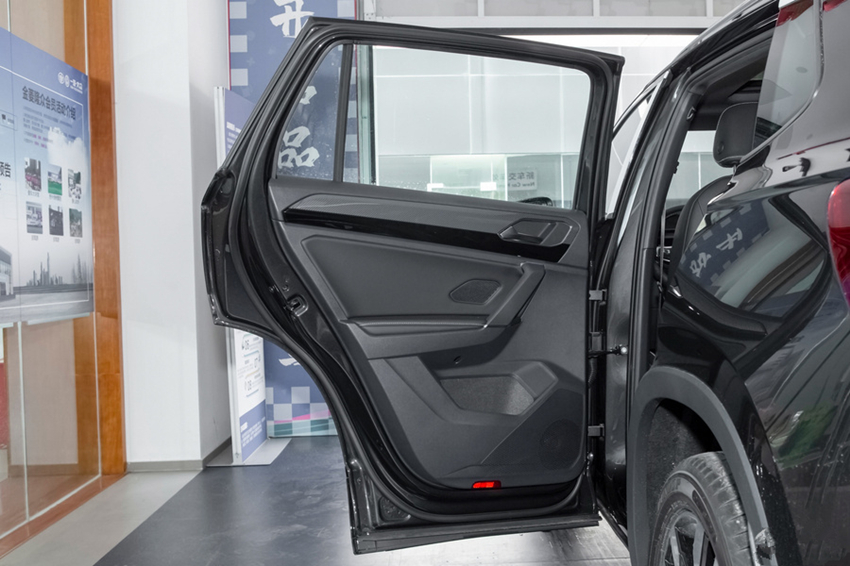 大众汽车■大众放下“尊严”！从18.6万跌到14.5万，30天卖了17439辆