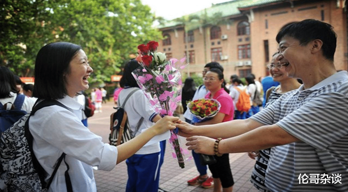 「」高考后,文科生分数线普遍高于理科生?并不是因为文科简单