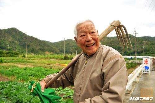 长寿|日本人不爱运动还能长寿？可能与不吃2类食物有关，我国人却爱吃
