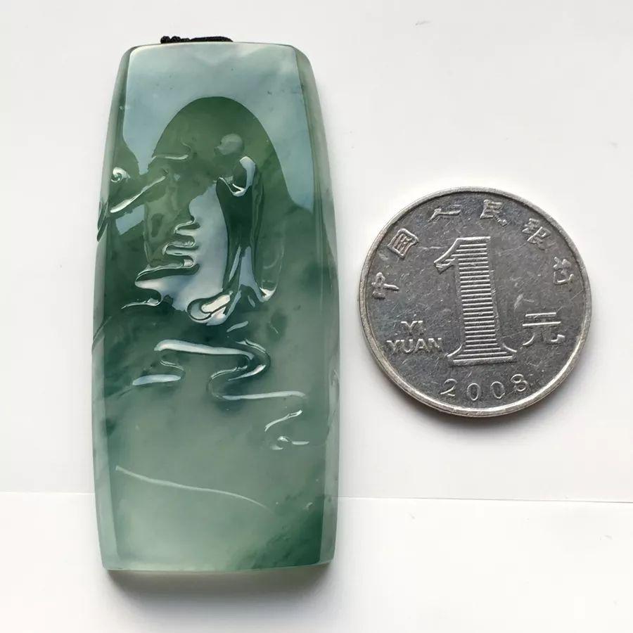 【】老缅看走眼1000块处理的翡翠赌石,却开出高冰飘花!