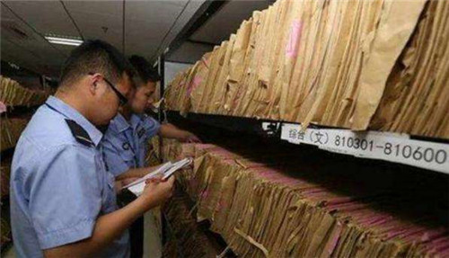 【】17年前那个偷走高考试卷，让无数考生泪洒考场的杨博，后来怎样？