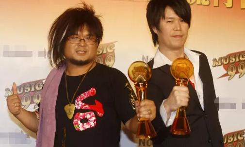 李泰民|痛心！又一著名歌手演唱突然倒地抢救无效猝逝