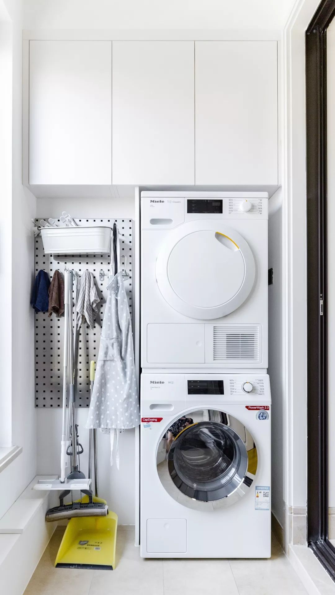 没阳台的衣服怎么晒？洗衣机+烘干机，方便又舒适！