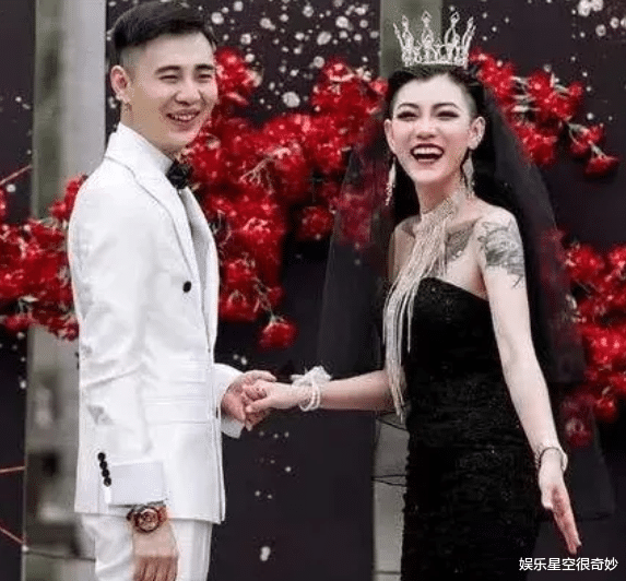 『』谁还记得当年的黑婚纱新娘？曾自曝已经找到幸福，如今却认不出