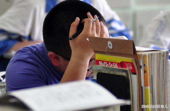 大学|考生442分考上三本，一年学费要2万多，开学看到室友心态就崩了