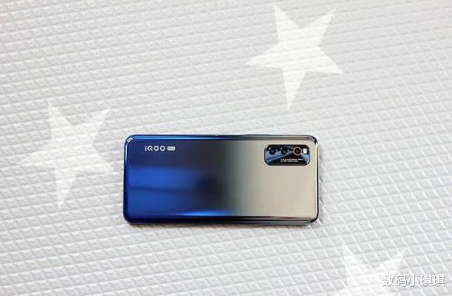 骁龙865:骁龙865+4500毫安跌到2498,最便宜144Hz高刷和高颜值手机