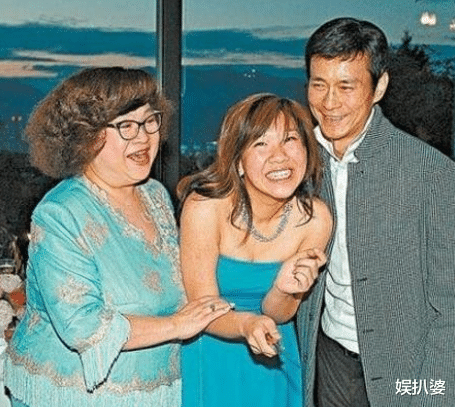 眼线|郑欣宜一顿吃7个鲍鱼，从200斤减肥到108斤，现在变什么样了？