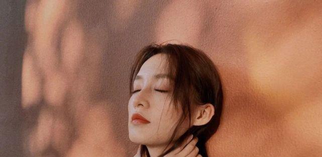 李沁|演女主剧不火,演女配剧火人不火,演技碾压一片小花却命里缺红?