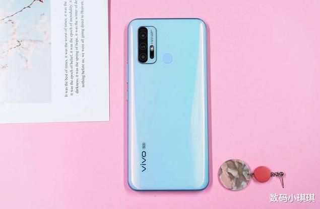 5g手机@2500元以内5G手机哪些好？懂行的店老板告诉你，别漏掉这三款神机！