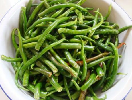 「辣椒」爷爷用了30年的腌辣椒方子，一次腌10斤都不够吃，比蒜苔更开胃