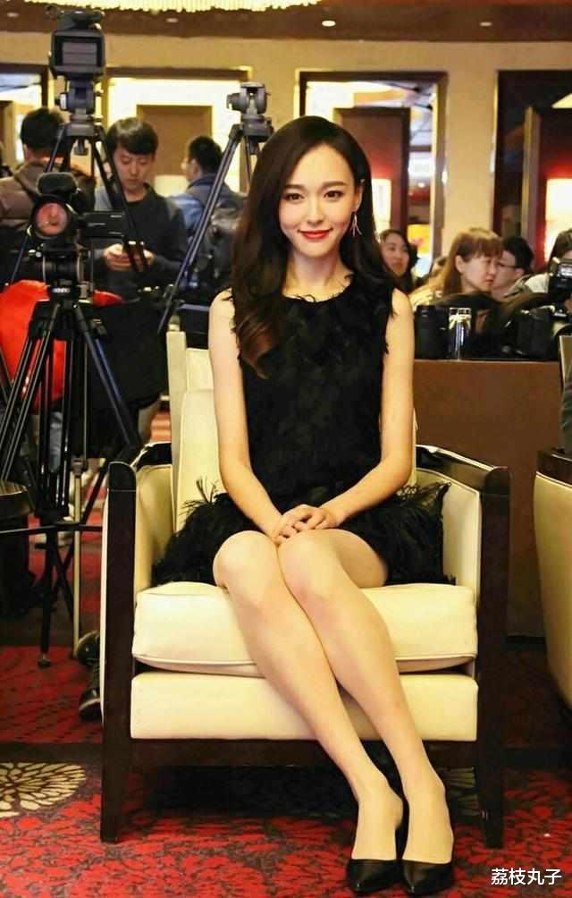 金晨|金晨坐姿火了,这个被妈妈嫌弃的坐姿,是多少女生的心头爱