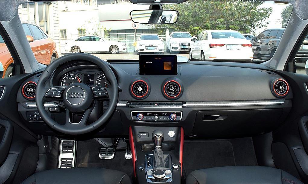 思域|奥迪放下尊严,从18.92万降至14.19万,车友:后悔思域买早了