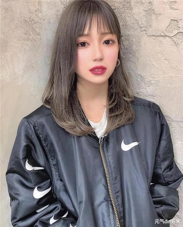 发型|奔五的女人快告别“大妈卷”吧！试试“减龄发”，更显气质还年轻