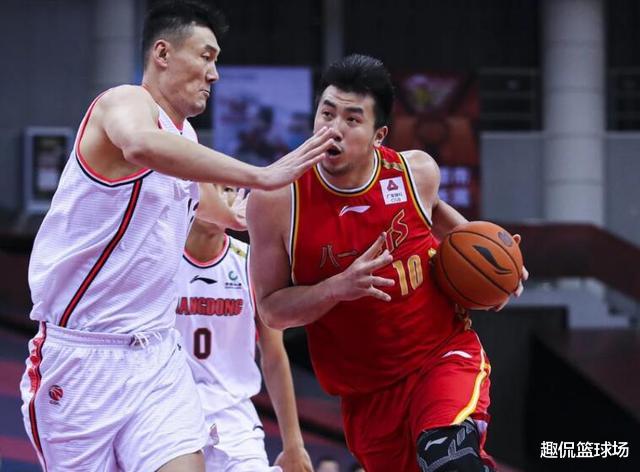 杜锋|杜锋又练出一新人，替补内线被捧上位，全场正负值第三