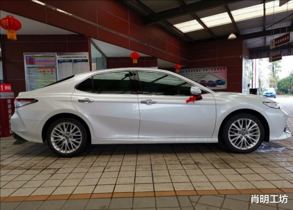 「丰田凯美瑞」凯美瑞和帕萨特差距有大多，修车师傅：开五年之后差距显而易见