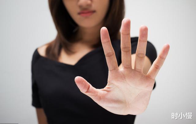 「西安」女子办离职手续，发现上月满勤工资仅5块，财务说一分都没少给！