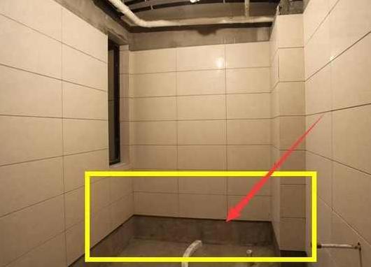 【】参观邻居家贴瓷砖，进门我就嘲笑他吃大亏，问完才知道是我错了！