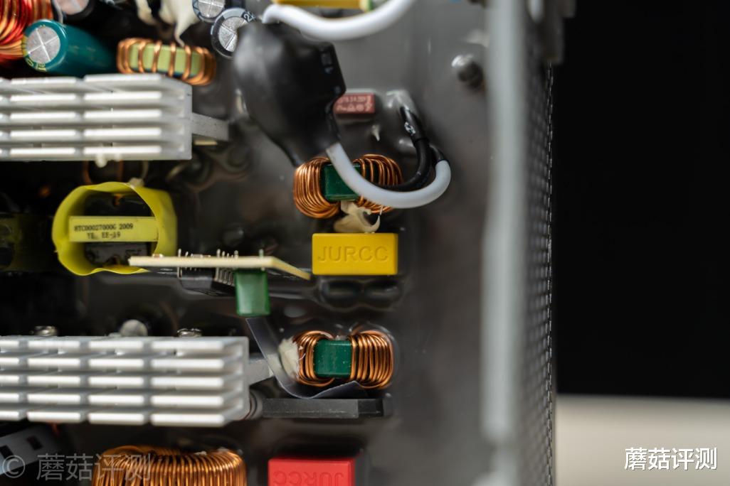 百度|运行稳定，功率主流、超频三七防芯GI-ST600电源 拆解评测