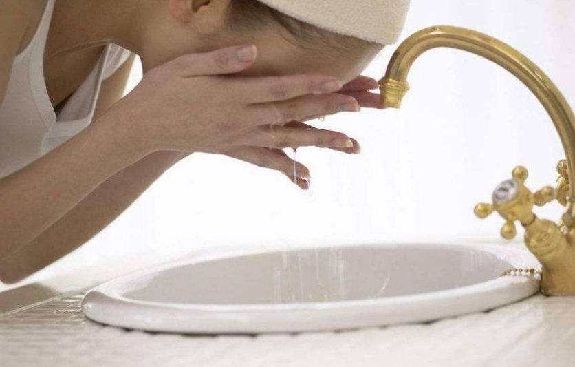 面膜|敷面膜千万不能做的5件事！是否你都中招了！