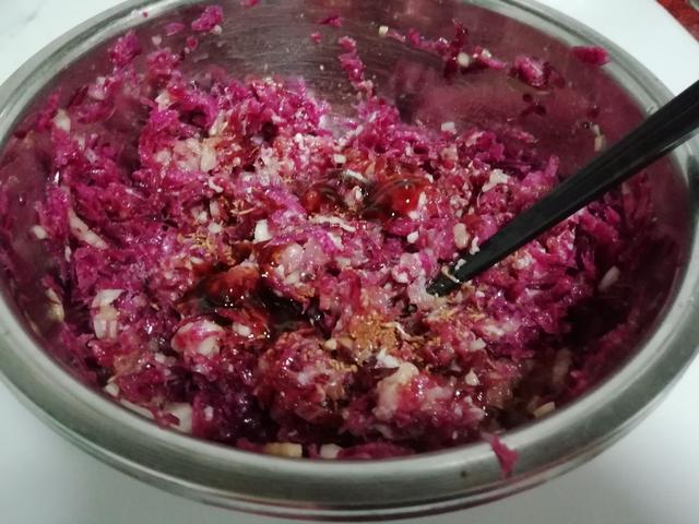 [饺子]春分前后，3月就得用这馅包饺子，清热去火，全家人都爱吃！