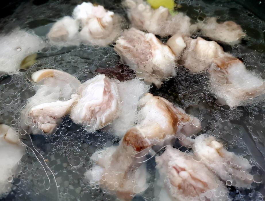 萝卜|冬天养生吃羊肉汤，别直接加水炖，用3个技巧，汤鲜味美身上暖