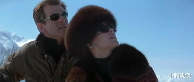 布鲁斯南|膀大腰圆的她被30亿男神深爱25年,你不欺我少年穷,我不负你糟糠恩