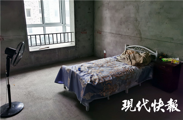 连云港|连云港回迁户15年仍未安家，“被封的门”遭遇打开难