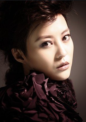 吴磊|聂远曝二十年后同学相逢，混的最好的居然是她，网友：人各有命！