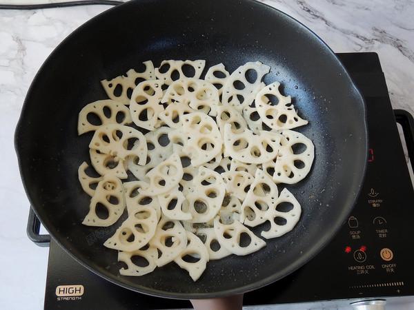 [鸡翅]鸡身上最脏的部位，里面含大量重金属，白送都不要，很多人不知道