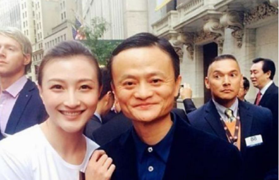 马云|马云公司刚起步的时候，答应前台小妹干满十年就分2亿，现在如何