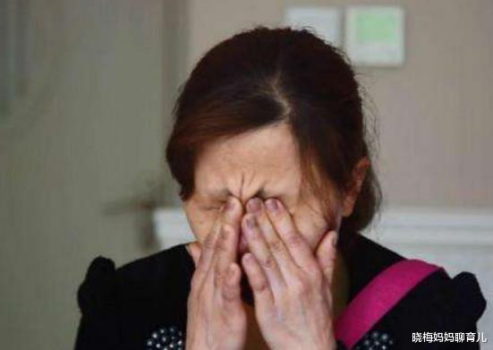 |儿子拿到北大录取通知书,母亲笑了又哭了,怒吼:你还要我怎样?