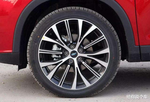 轮胎@汽车露天停放,被烈日暴晒会将汽车晒坏?有些误区要了解