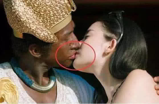 【李连杰】“笑死人不偿命”的穿帮镜头：李连杰后面谁？看到紫薇笑出了猪叫！