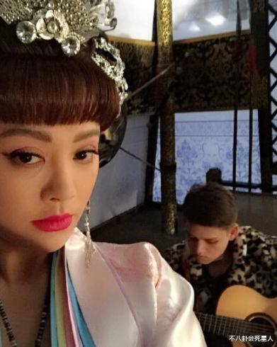 姐姐:《浪姐》姐姐们的娃:郑希怡女儿长相高级,万茜的孩子很神秘