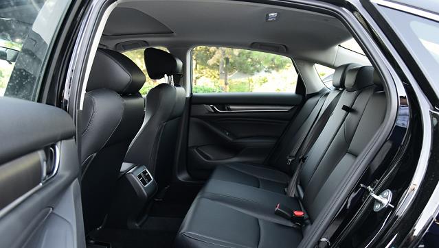 本田雅阁|本田又成功了,满油跑1060Km,一口气跌破16万,1年狂甩22.3万辆