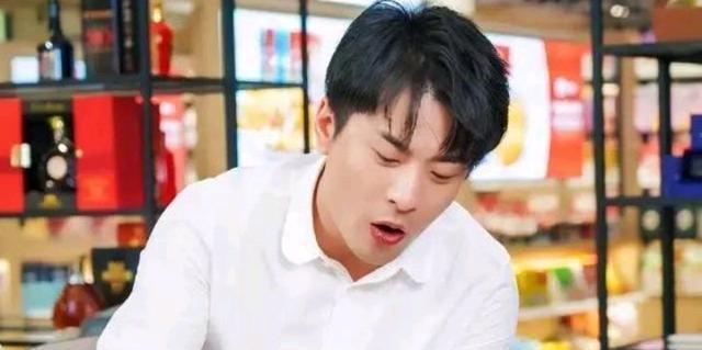 自游创 当初辛巴离开二驴直播间，并与二驴交恶，与一个网红有很大的关系