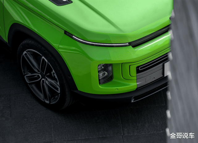 「吉利」吉利版“小路虎”火了！比瑞虎7有实力，配72色氛围灯，油耗5.7升