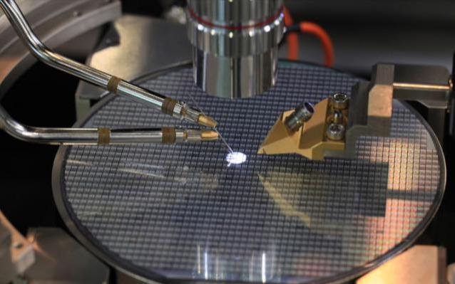 【光刻机】国产光刻机再次“破冰”，张忠谋的话惨遭打脸？美科技界始料未及