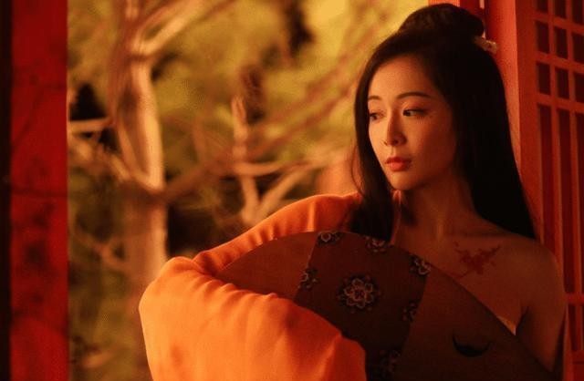 恐怖蜡像馆|她是“风尘女”专业户,孙红雷曾不顾一切为她出头,如今咸鱼翻身