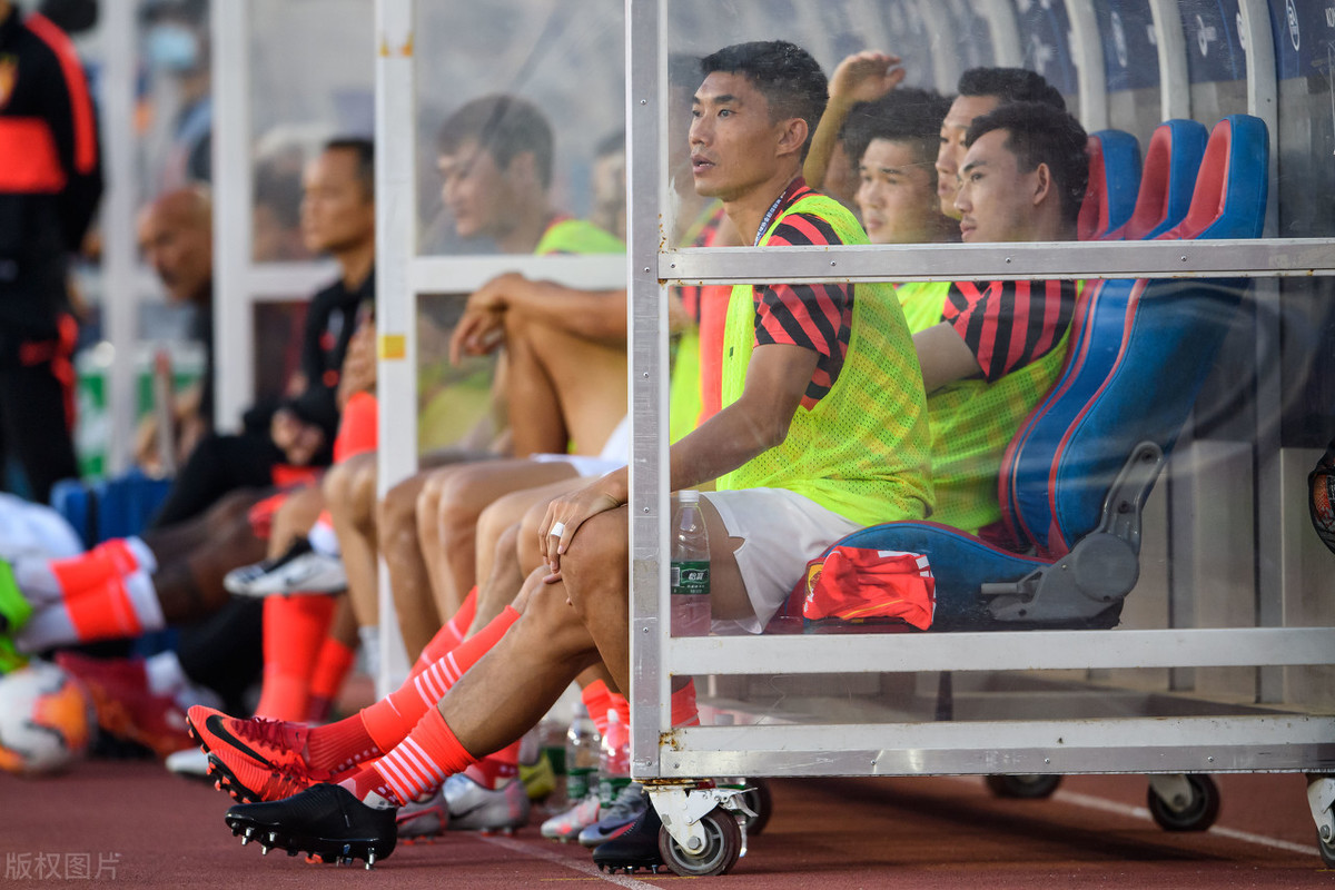 韦世豪|7 张图细节看恒大战申花，韦世豪担纲锋线张琳芃成老大洛国富坐上观郑智成影子教练