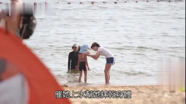 霍汶希■谢霆锋经纪人罕见晒女儿,Honey越来越像妈妈,生父至今未公开