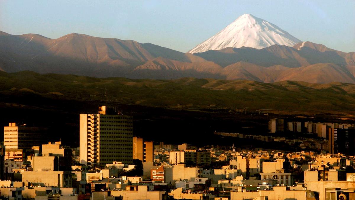 伊朗|美国36天放水15万亿，伊朗正式用人民币替代美元后，事情又有新变化