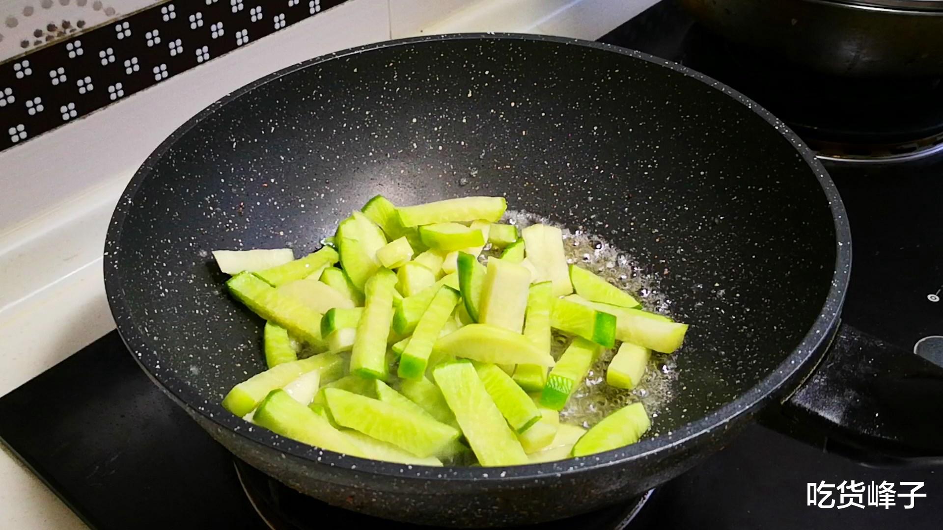 萝卜|入秋后，吃鱼吃肉都不如吃它，人称“小人参”，营养高，别不懂吃