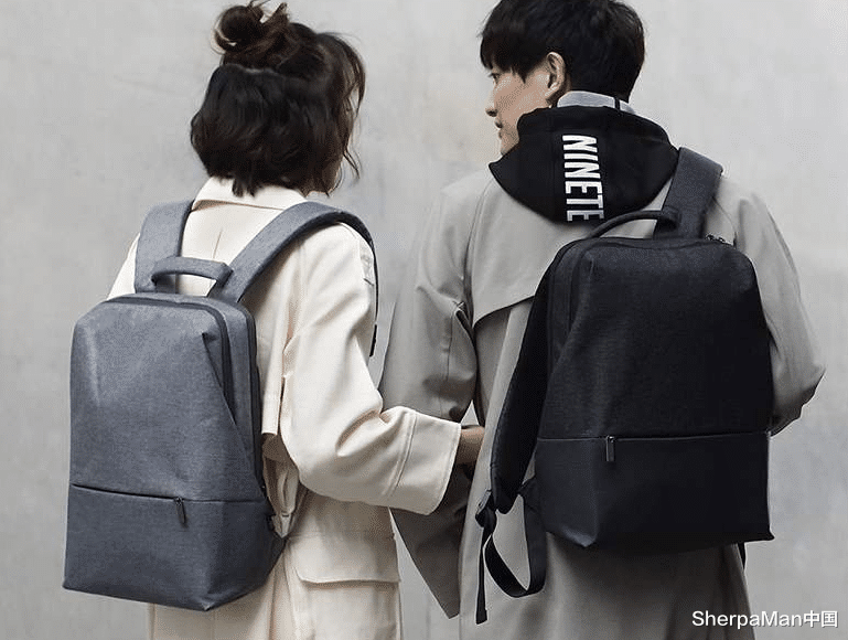 雷军|千亿雷军一只包包背5年，百元小米背出LV感，程序员真该学他