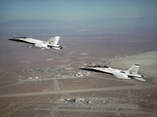 舰载机：航母被击沉后，起飞的舰载机怎么办？中国想出一招全球模仿