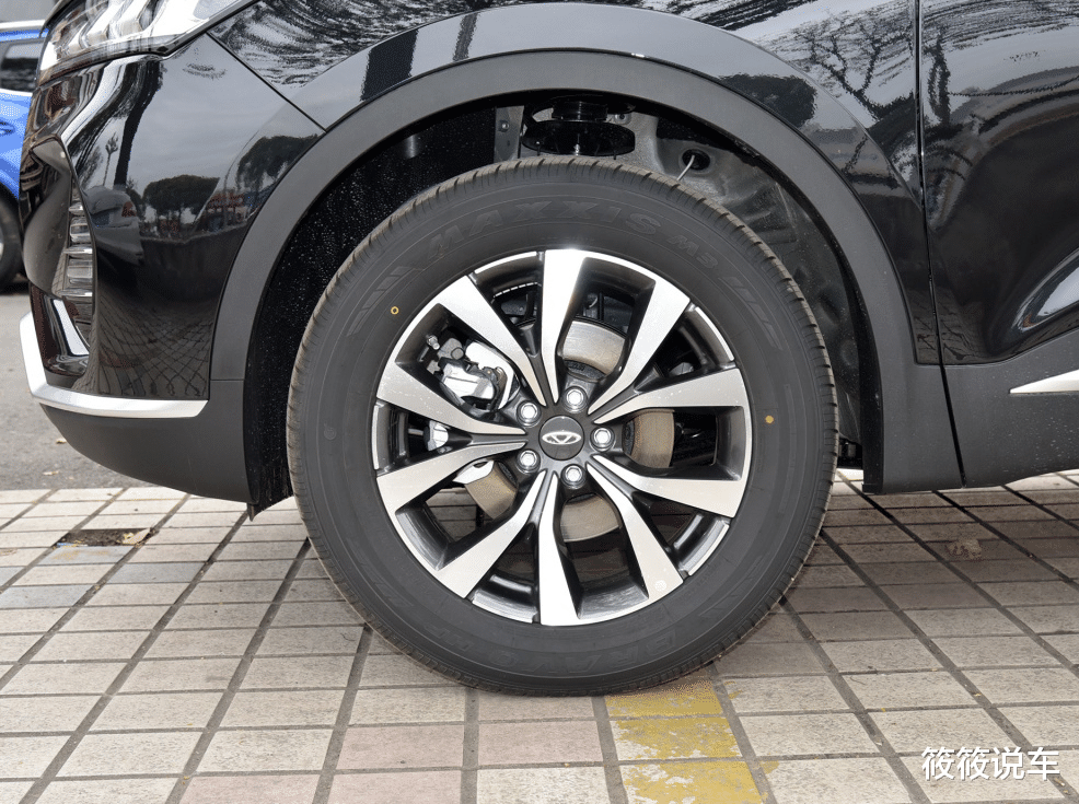 奇瑞瑞虎：奇瑞终于憋出“王炸”！内饰堪比宝马X1，国六+四轮独悬，7.99万