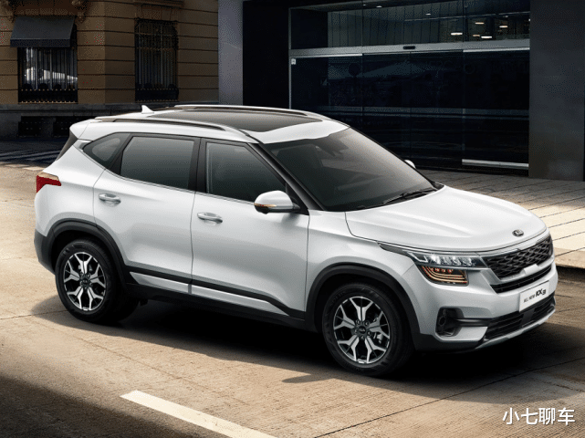 『起亚傲跑』起亚终于“低头”了！搭四缸发动机，油耗5.4L，比本田XRV好看